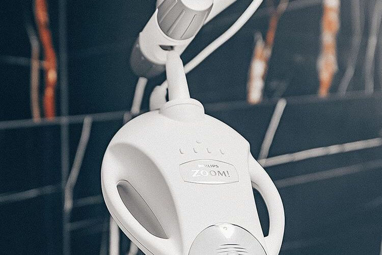 Phillips ZOOM 4, отбеливание зубов, ламповое отбеливание ZOOM 4
